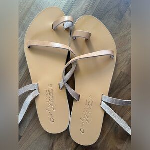 Rhodes sandal size 40